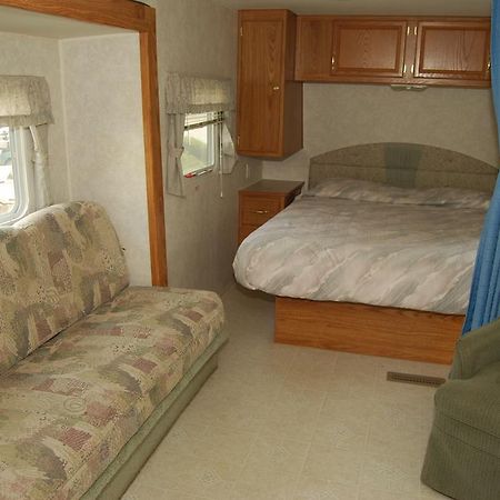 Crescent Bar Camping Resort Studio Cabin 1 Trinidad Kültér fotó