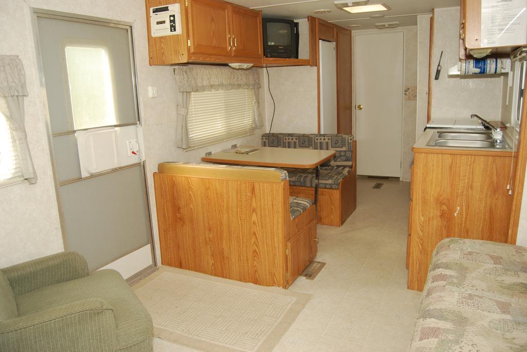Crescent Bar Camping Resort Studio Cabin 1 Trinidad Kültér fotó