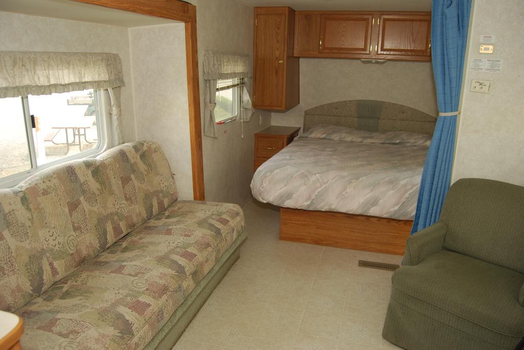 Crescent Bar Camping Resort Studio Cabin 1 Trinidad Kültér fotó
