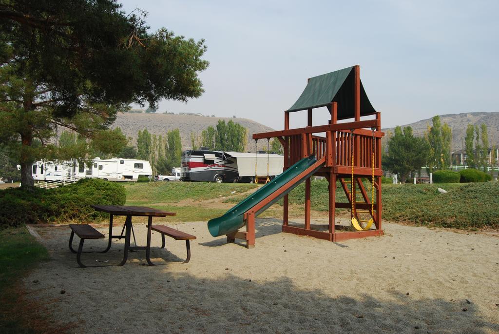 Crescent Bar Camping Resort Studio Cabin 1 Trinidad Kültér fotó